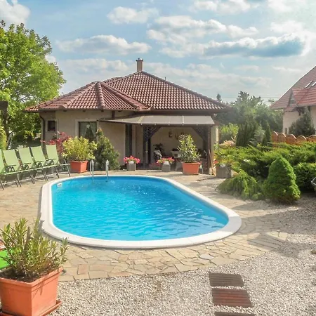 Apartman Three-bedroom In *